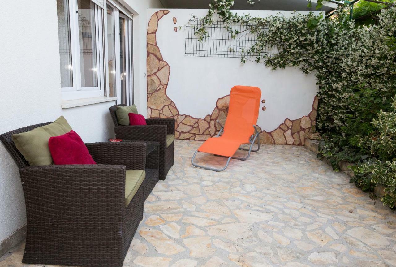 Apartment Viki *