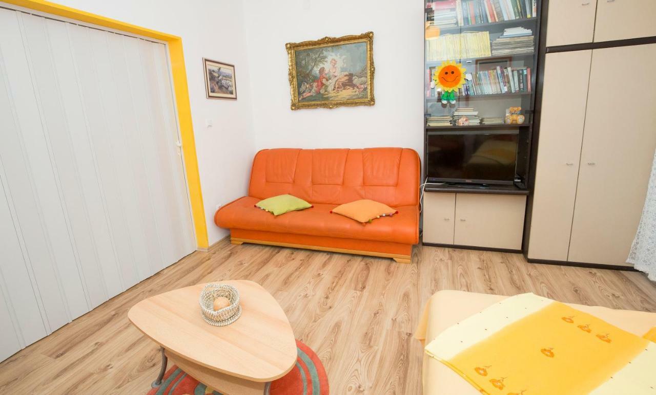 Apartment Viki Split